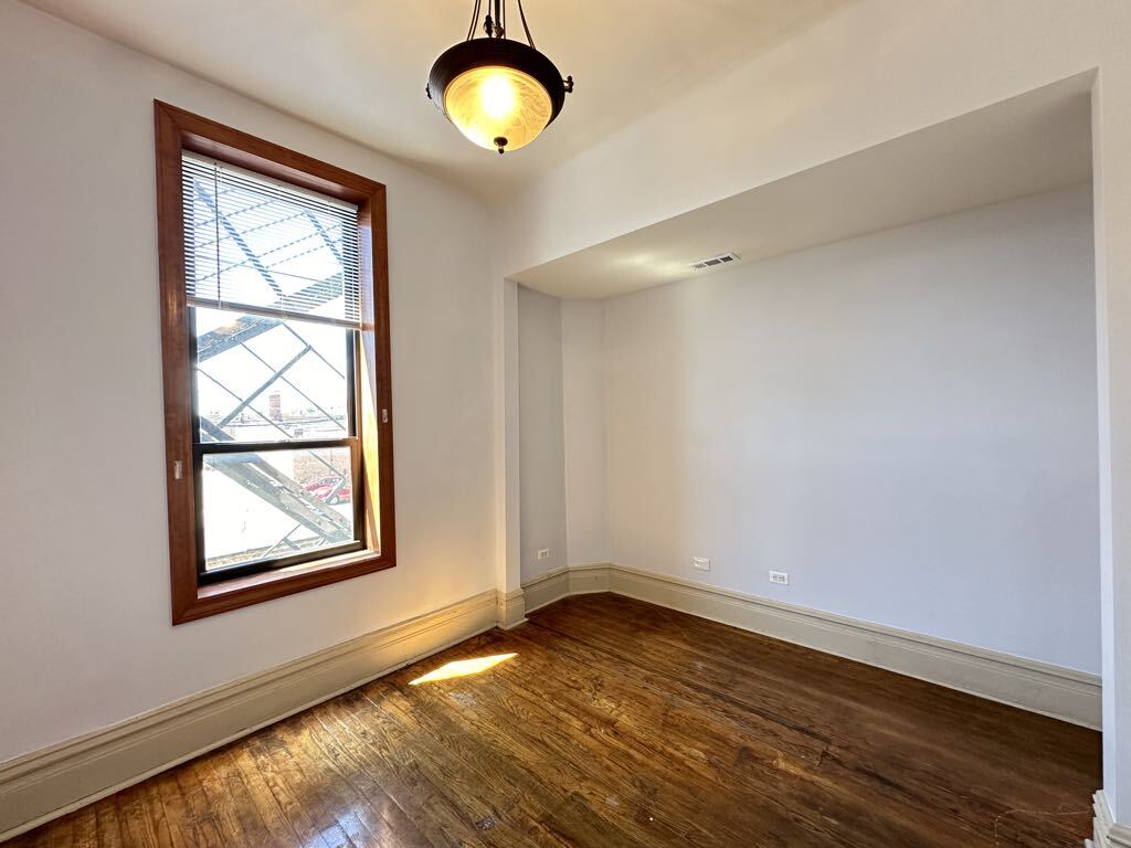 Building Photo - 2347 W 24th Pl