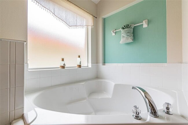 Building Photo - 146 Rosso Dr