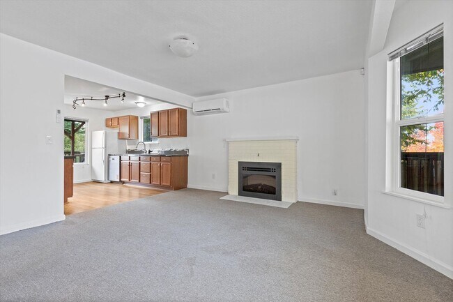 Building Photo - ALK - 1820 Sylvan Highlands Triplex