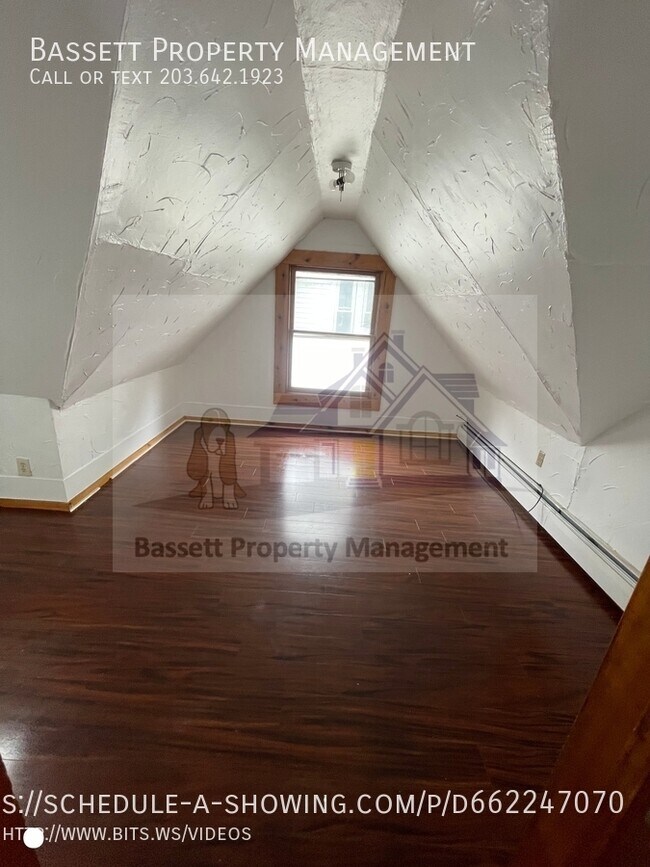 Building Photo - 617 Elm St