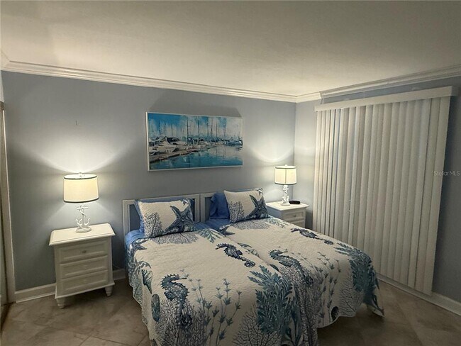 Building Photo - 910 Pinellas Bayway S