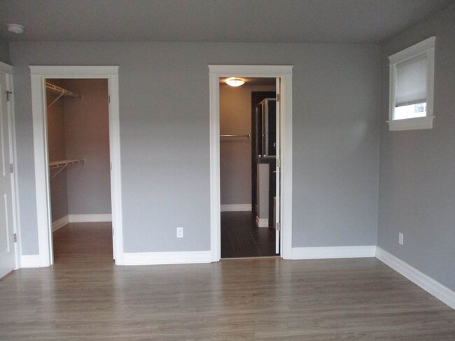 Building Photo - 2 Bedroom 2 Bath Condo in the Hunt Highlan...