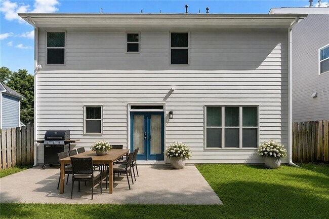 Building Photo - 2770 Prado Ln