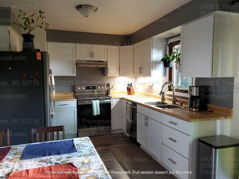 Primary Photo - 1406 S Thompson Dr