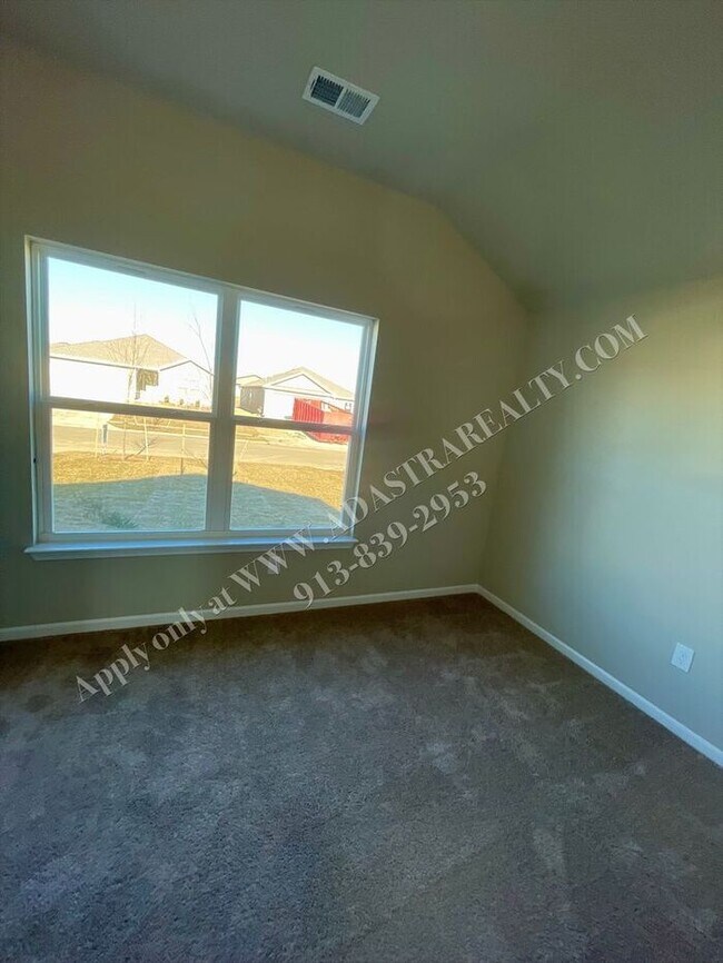 Building Photo - Brand New!! 3 Bed 2 Bath Home in Spring Hill-Available NOW!!