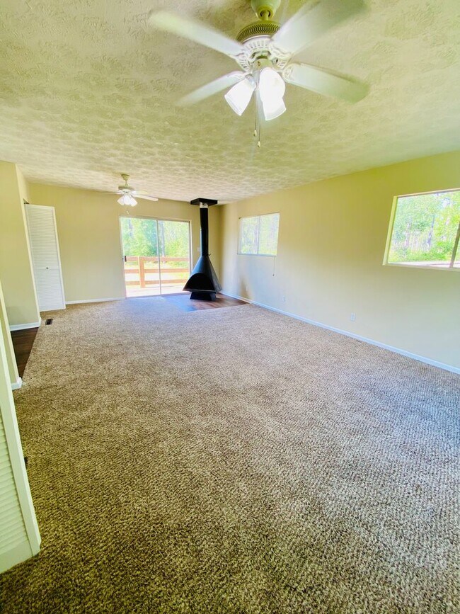 Building Photo - Private single family 3/2 in Keystone heights