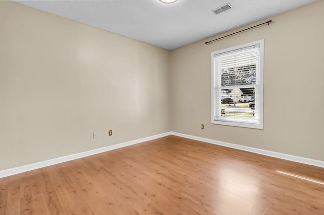 Building Photo - 111 Hopper Dr