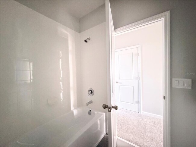 Building Photo - 15481 Bay Brg St