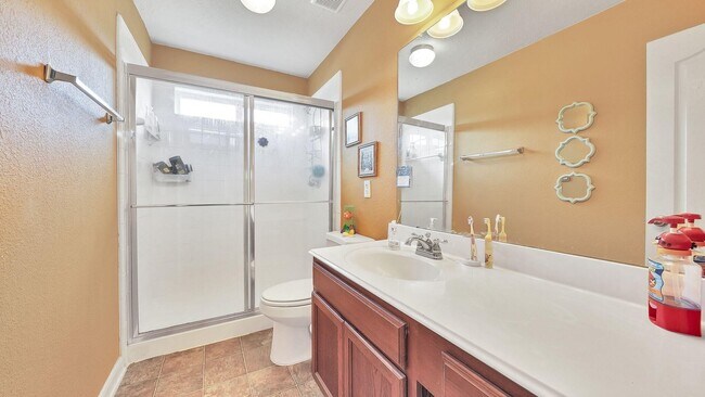 Building Photo - 692 Casual Ln