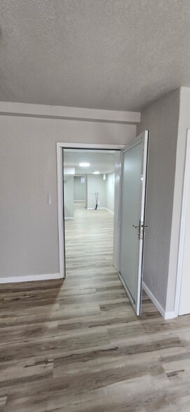 Building Photo - 537 S Hunter St