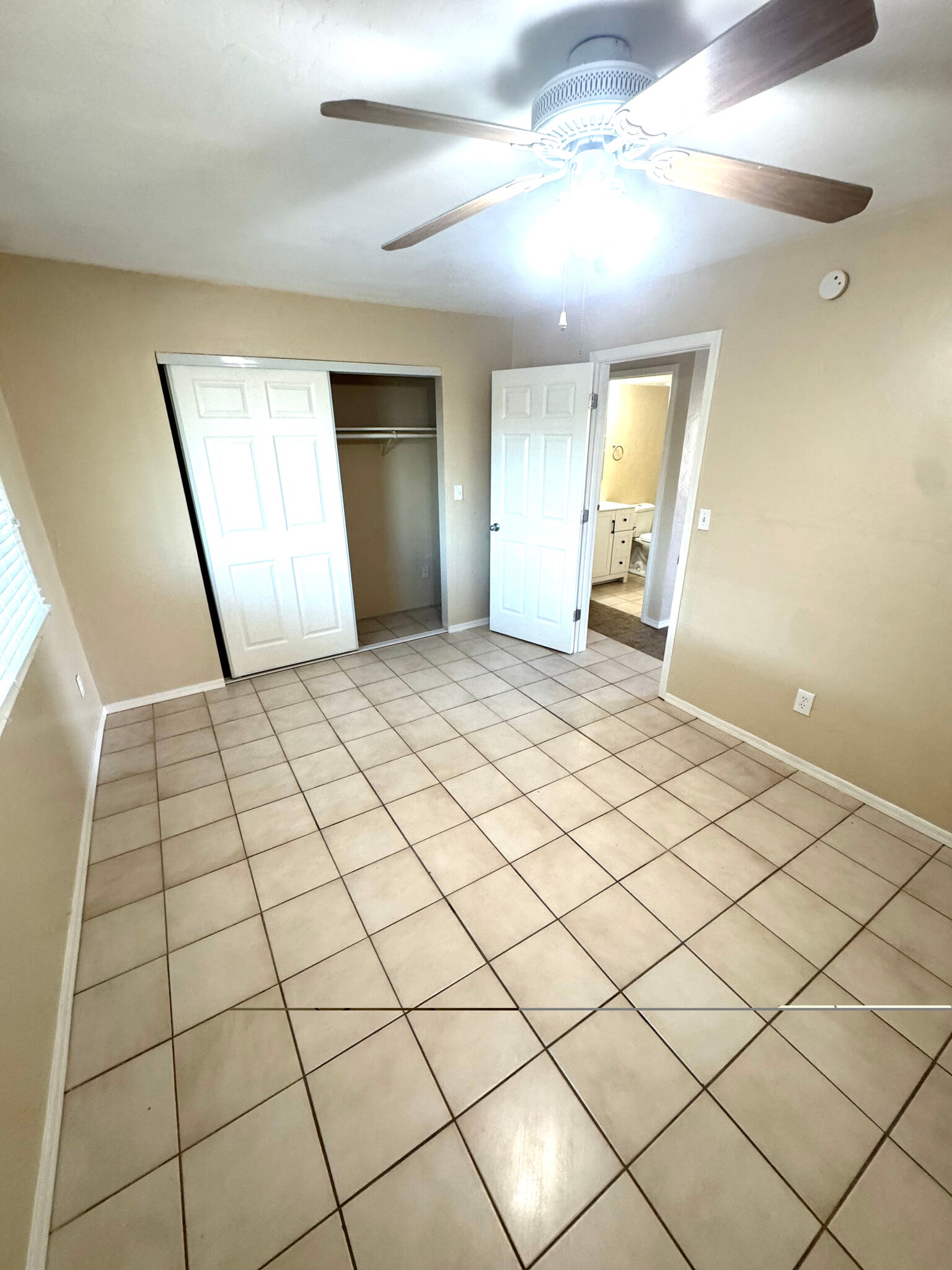 Bedrom - 198 N Santa Rita Ave