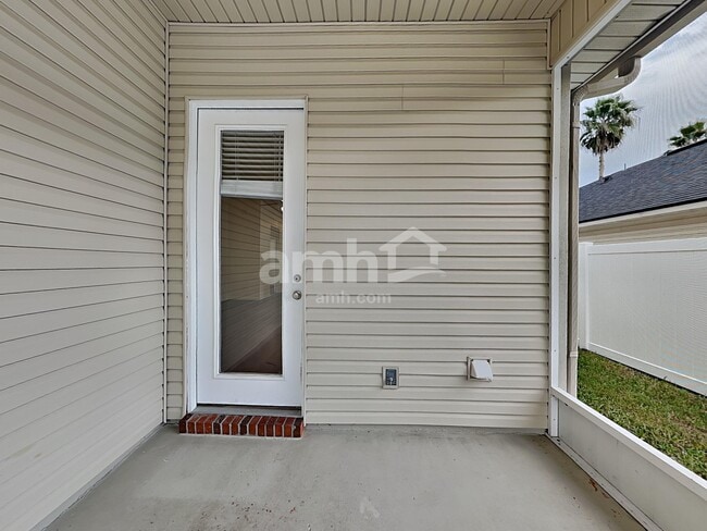 Building Photo - 12582 Ayrshire St E