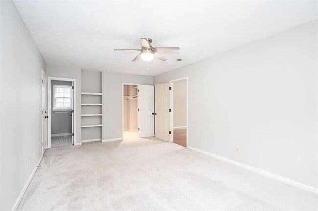 Building Photo - 1049 Seven Springs Cir NE