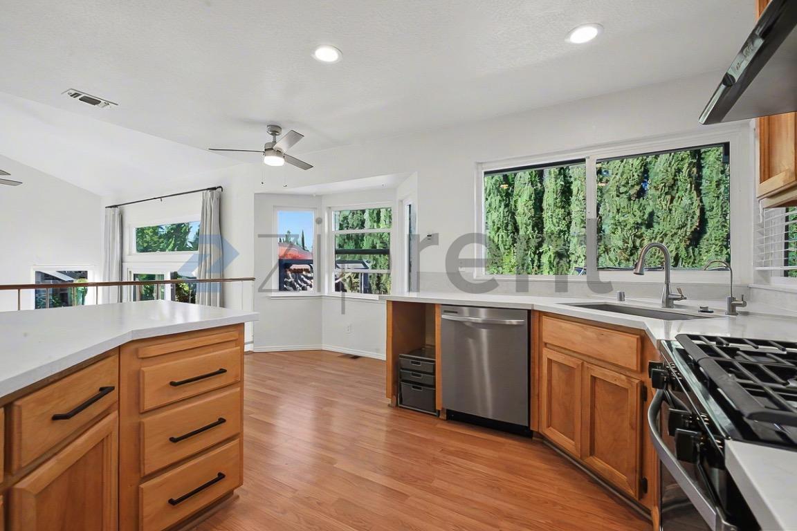 Building Photo - 5744 River Run Cir