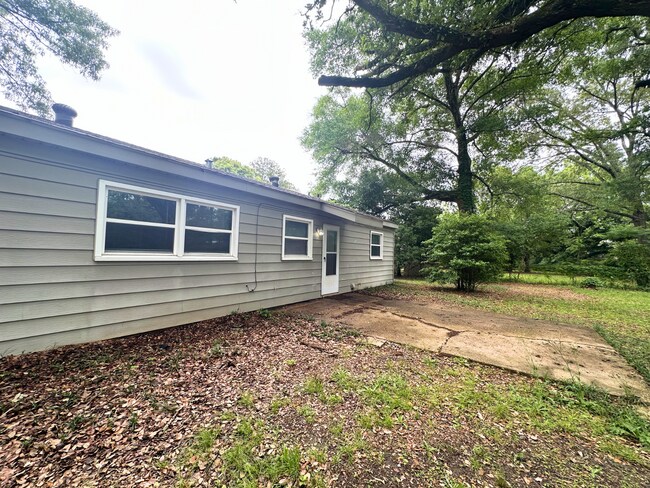 Building Photo - 4077 S Lancewood Dr