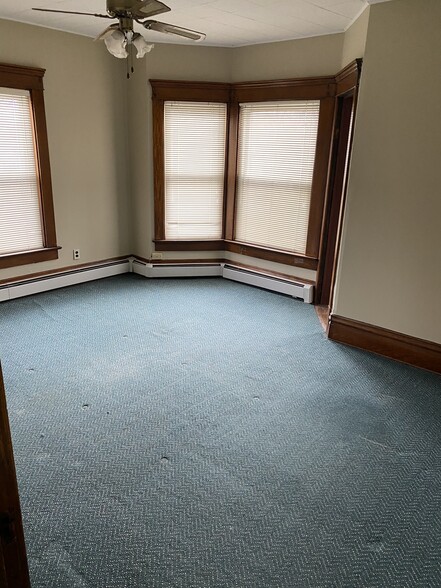 Building Photo - 241 W Pine St