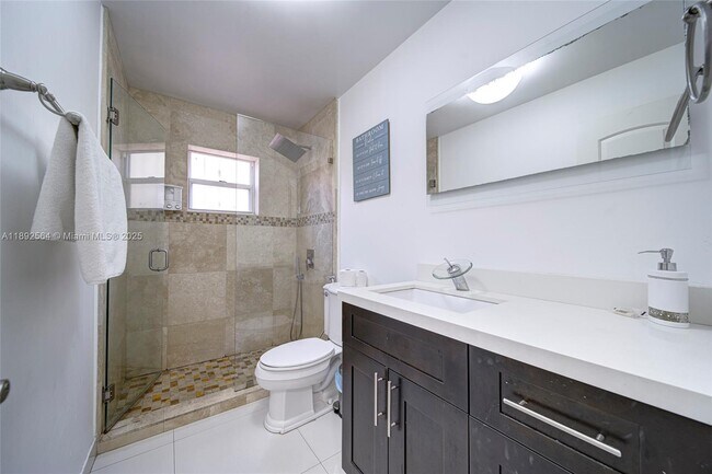 Building Photo - 3044 SW 7th St