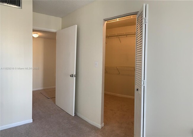 Building Photo - 18181 NE 31st Ct