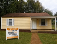 Building Photo - 2BR 1BA with fenced in backyard