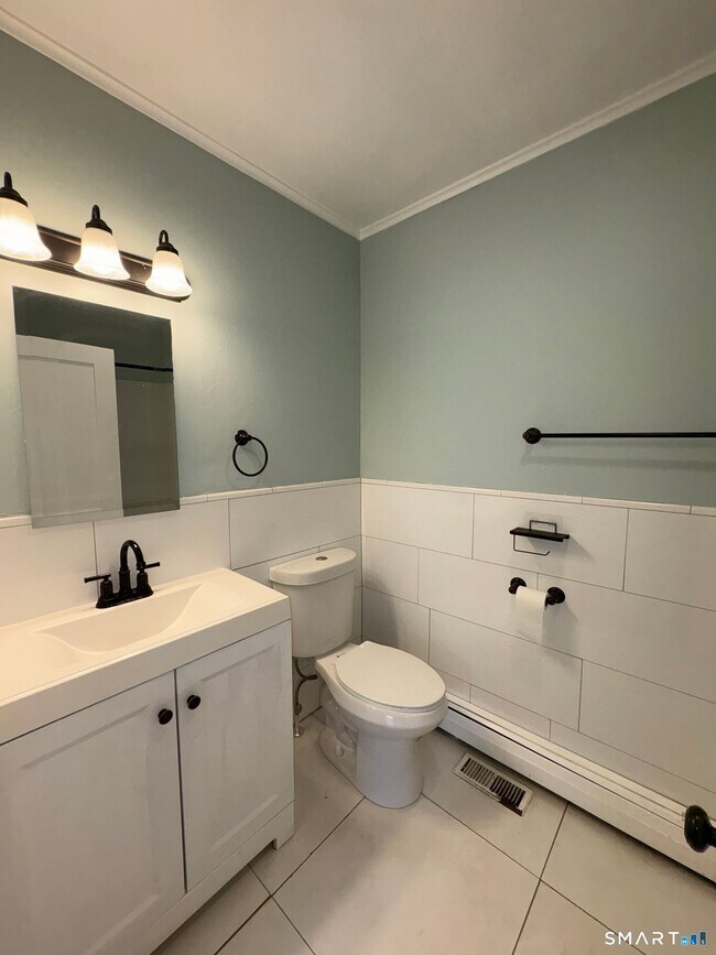 Building Photo - 1045 Cooke St