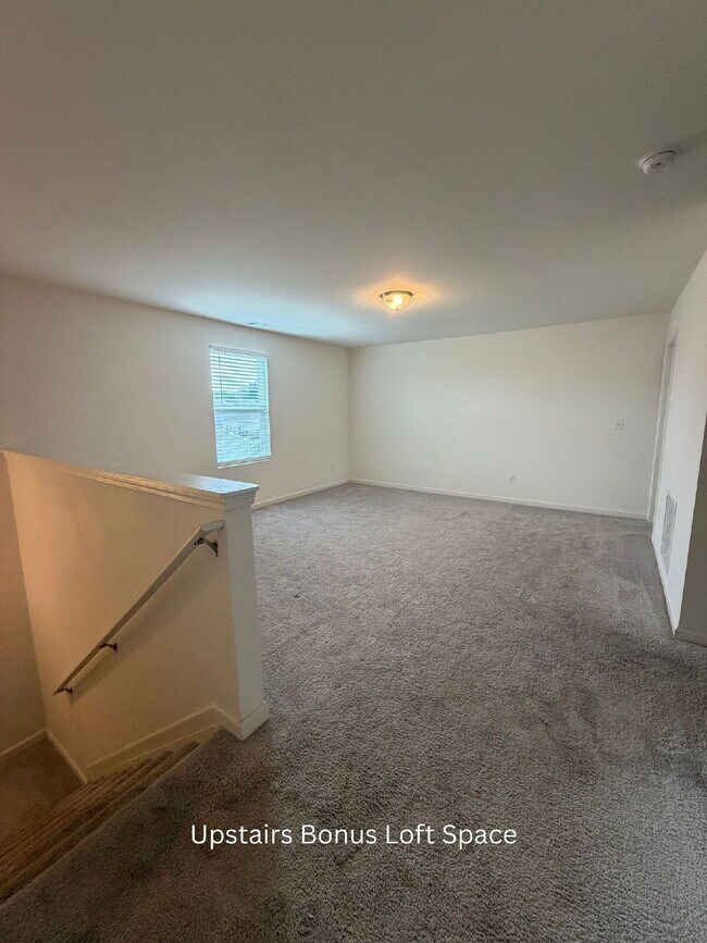 Building Photo - Spacious 5BR Home with Loft in Swim Community