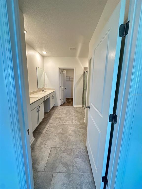 Building Photo - 5017 Worchester Dr