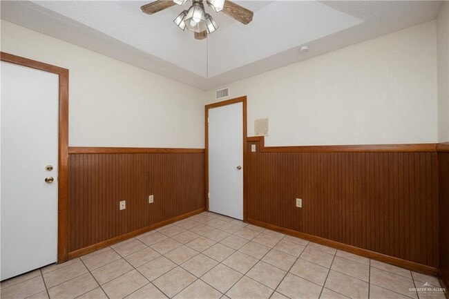 Building Photo - 612 N Ware Rd