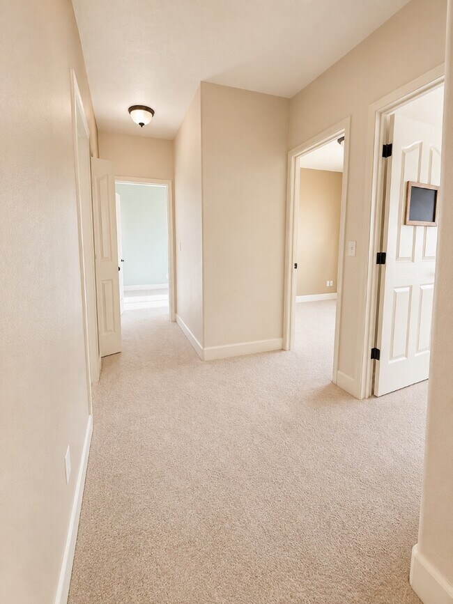 Building Photo - 6800 N Spurwing Loop