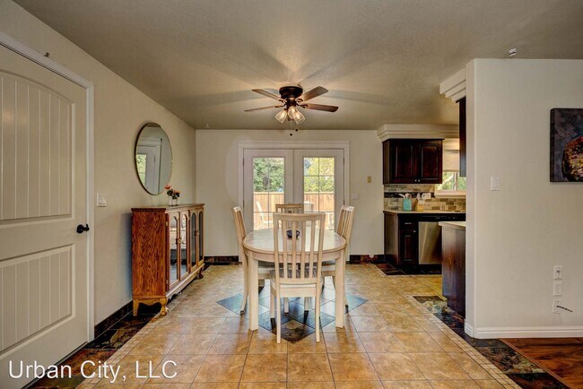 Building Photo - 3 br, 1 bath House - 1125 Wild Phlox