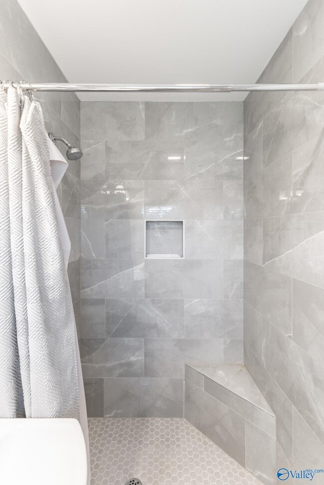 Building Photo - 1116 Tyler Rd NW