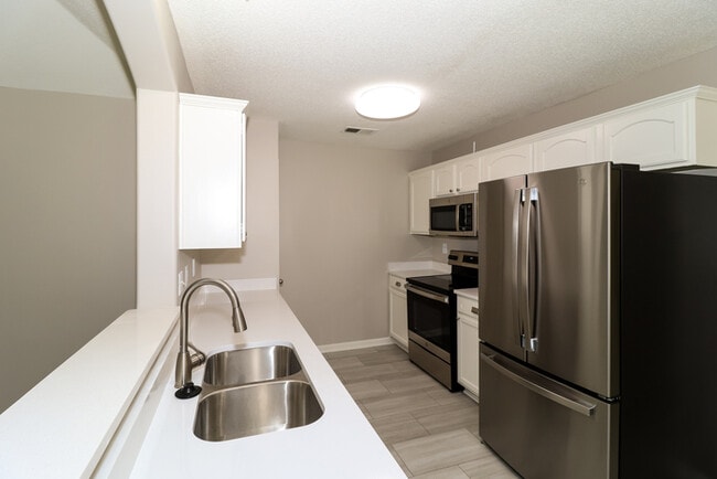 Building Photo - 1413 Marhill Cove