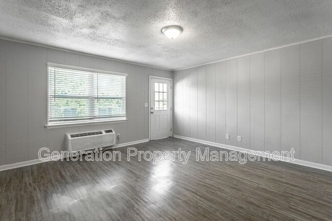 Building Photo - 112 Van Cleve St