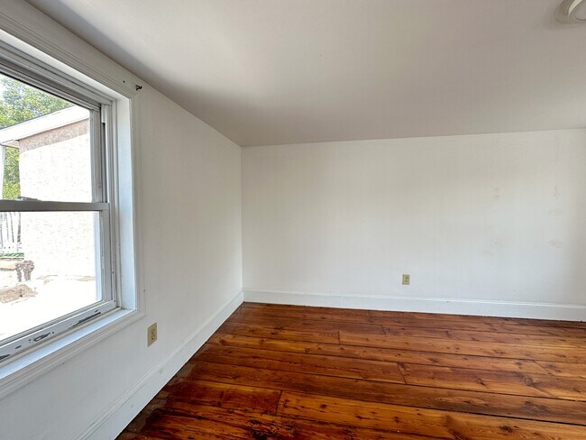 Building Photo - 1232 N Hancock St