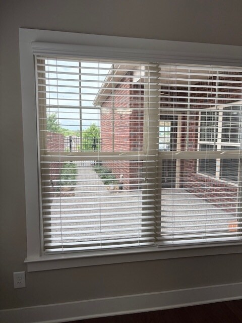 Terrific, sun-filled courtyard - 108 Bellingdon Dr