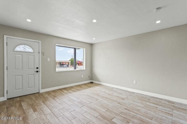 Building Photo - 7917 San Paulo Dr