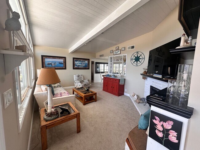 Building Photo - One Bedroom for Rent in Dana Point