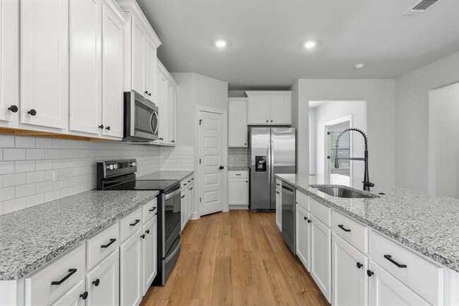 Building Photo - 9513 Balmy Ln