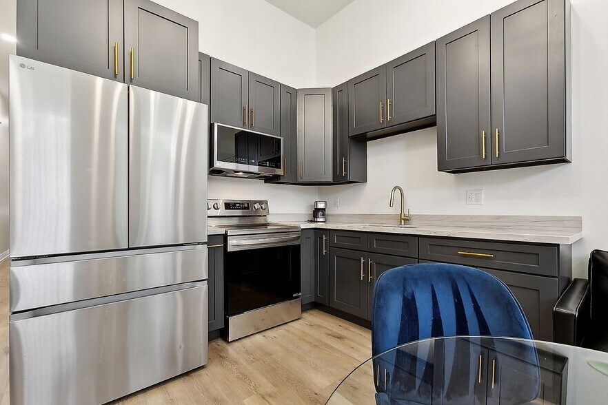 Building Photo - 2548 N Galvez St