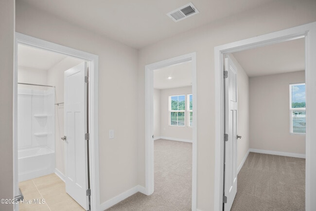 Building Photo - 3111 Edgehill Dr