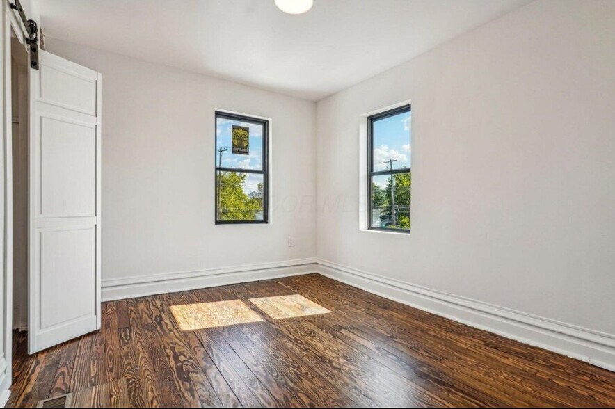 Building Photo - 4270 Broadway