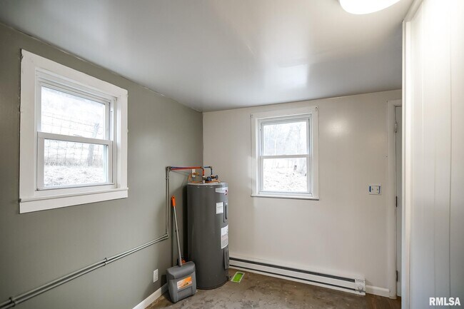 Building Photo - 20148 US-24