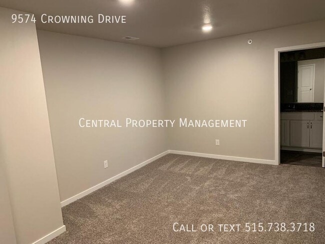 Building Photo - 9574 Crowning Dr