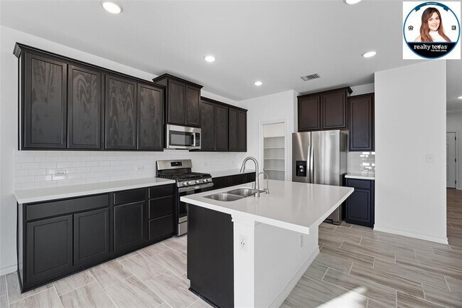 Building Photo - 215 Thurman Holt Rd