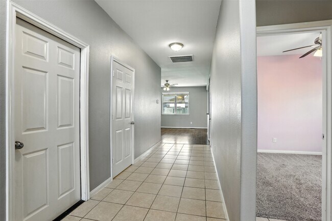 Building Photo - 6626 Poplar Rose Ct.