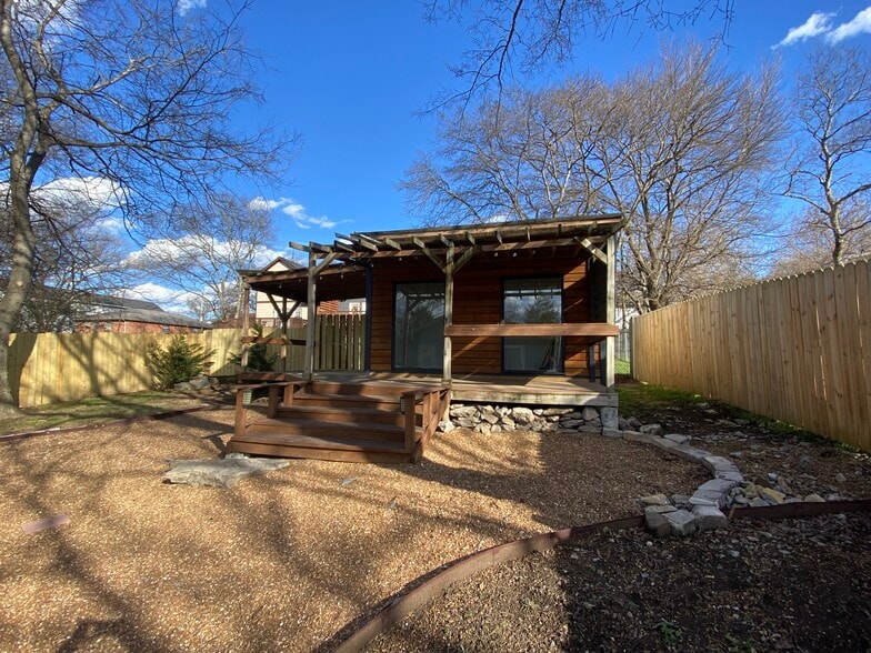 Building Photo - 2629 Pennington Ave