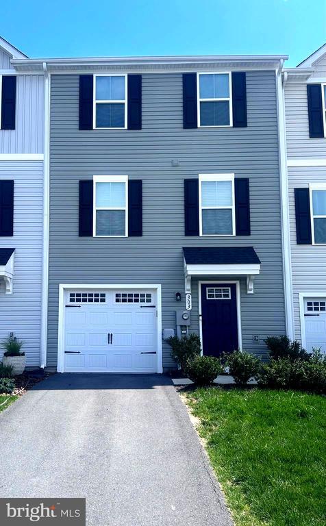 Building Photo - 303 Bait Rd