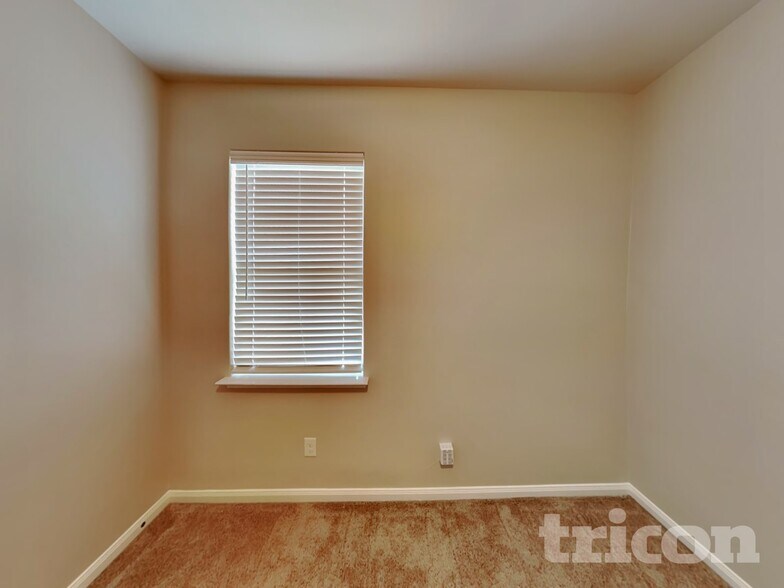 Building Photo - 14205 Open Range Dr