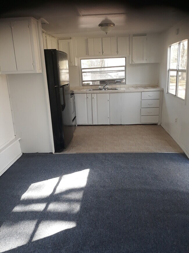 Building Photo - 5355 New Kings Rd