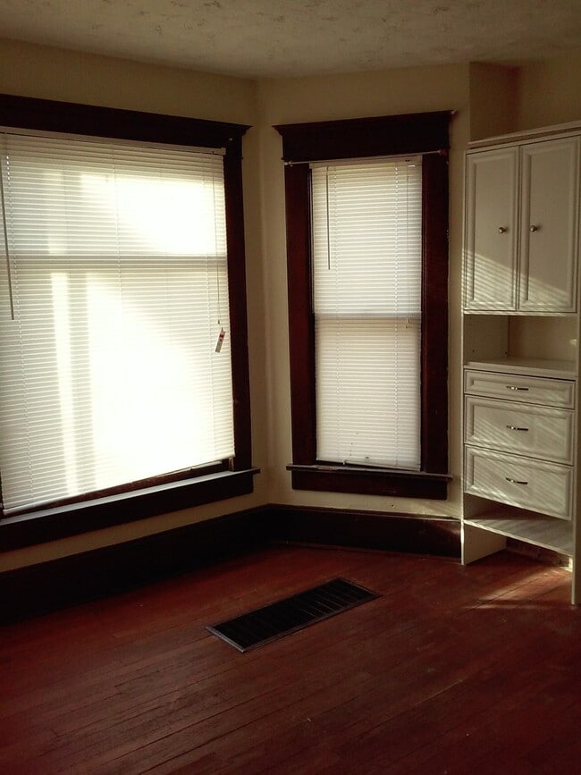 Building Photo - 730 Vattier Street