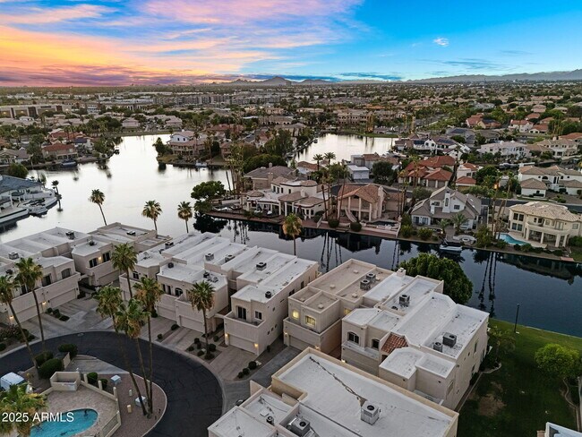 Building Photo - 1414 W Coral Reef Dr